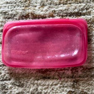 Stasher Pink Silicone Food Storage Bag